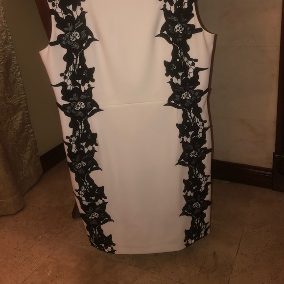 BUNDLE 2 VINCE CAMUTO, and BCBG - Picture 3 of 10